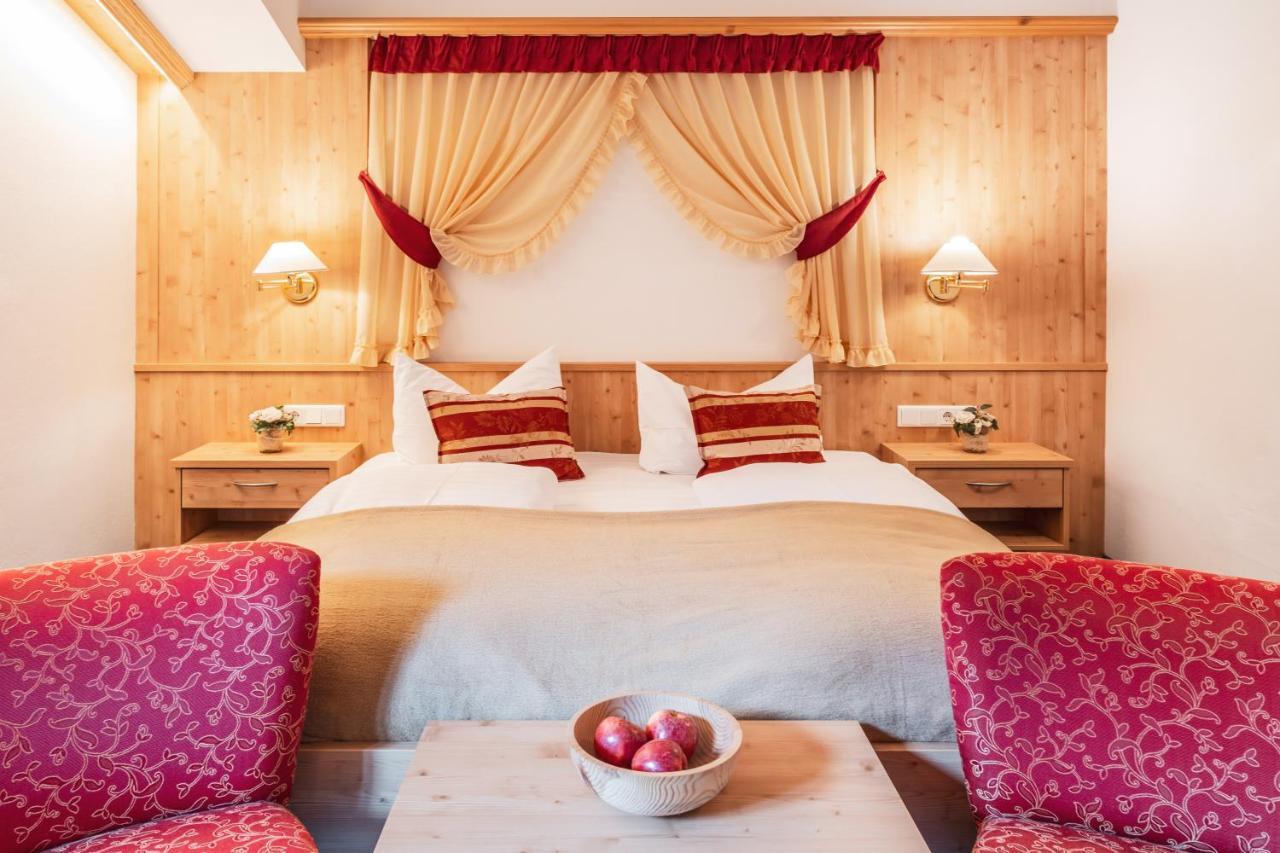 Hotel Erna コッレ・イザルコ エクステリア 写真