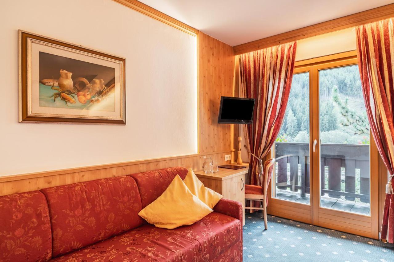 Hotel Erna コッレ・イザルコ エクステリア 写真